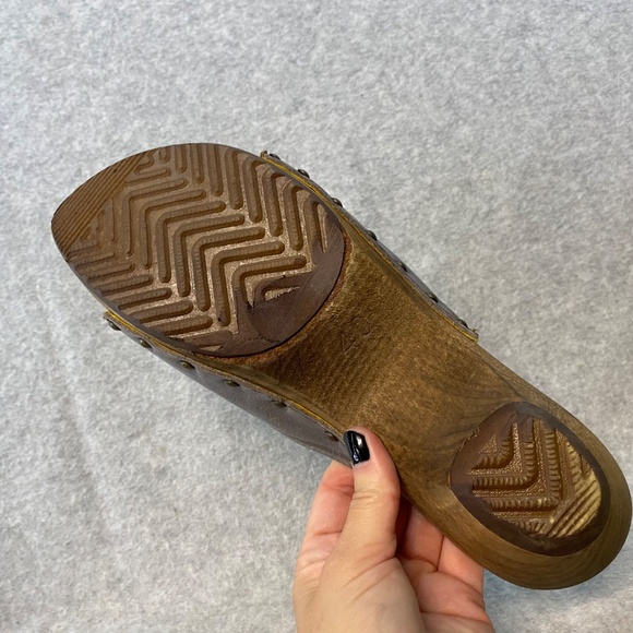 Sanita Size 40 Slip On Sandals Laser Cut Leather Flower Detail So Pretty! - Picture 8 of 12